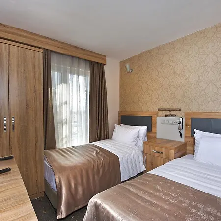 Remila Hotel Otel 3*